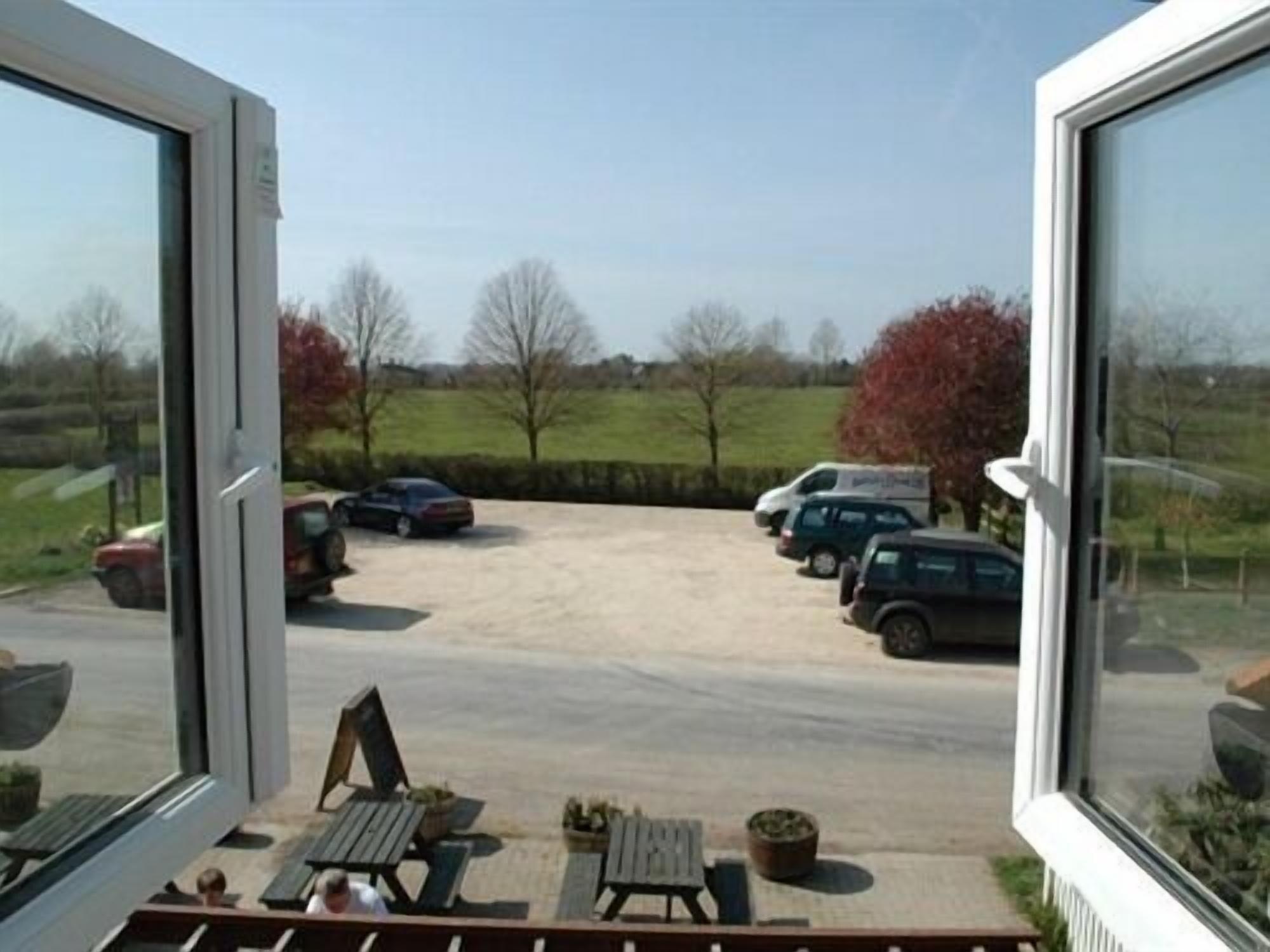 The Foxham Hotel Chippenham  Buitenkant foto